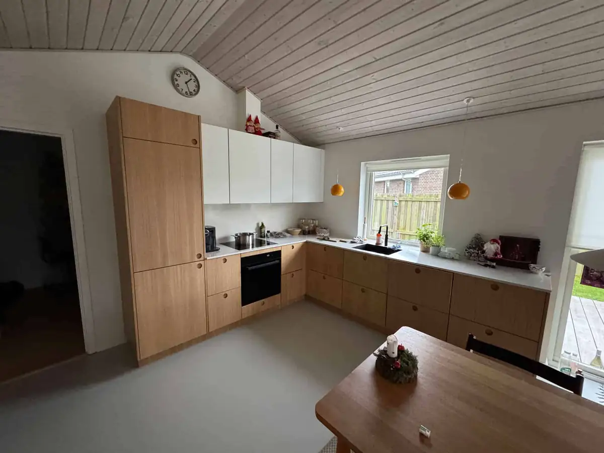 Tilbygning Ballerup — nyt køkken med vaulted wood-loft